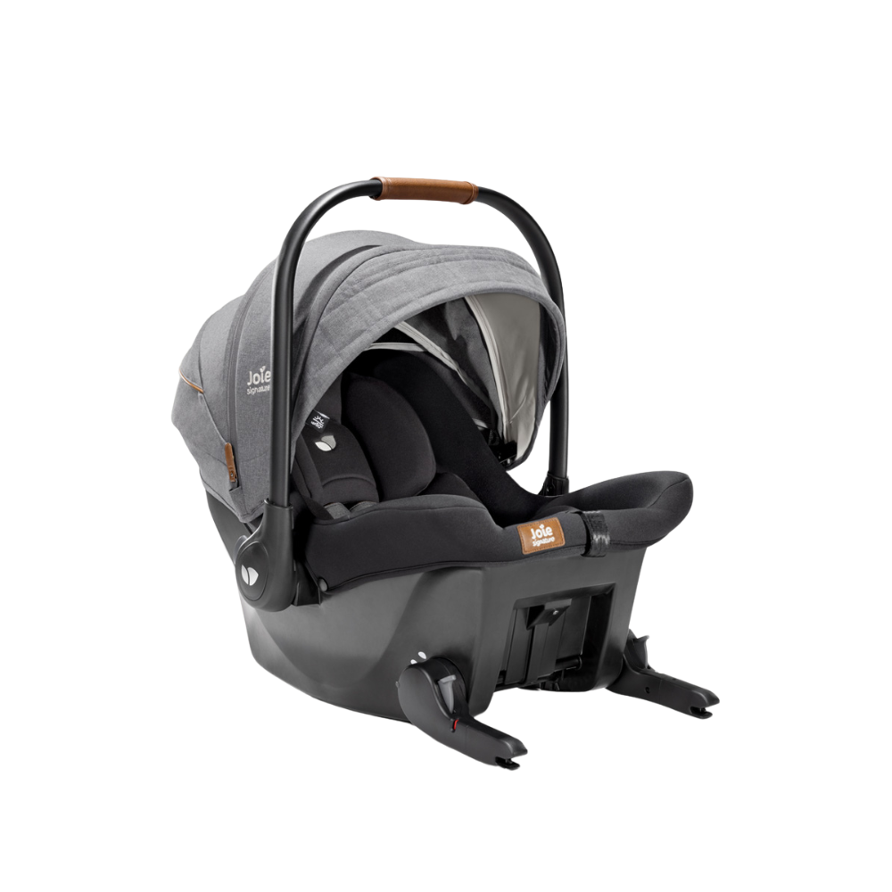 Scoica auto cu ISOFIX integrat Sprint Signature Carbon Joie, recomandat de la nastere la 75 cm, testata inclusiv la impact lateral, conform ECE R129